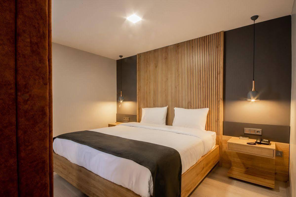 Adresin Hotel Edirne Esterno foto