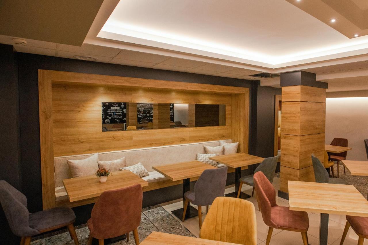 Adresin Hotel Edirne Esterno foto